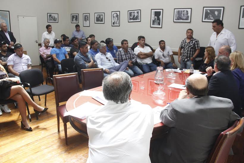 Diputados del FpV recibieron a trabajadores despedidos de la región