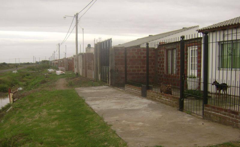 Vecinos alarmados. Una zanja de gran tamaño es preocupación de familias