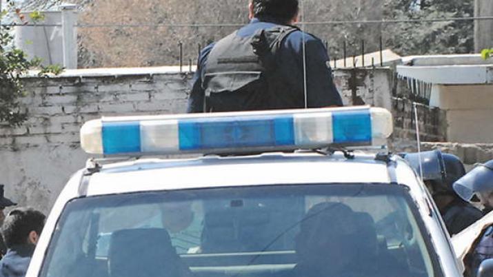 Piropearon a su mujer y los atacó con un cuchillo