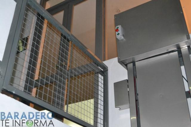 Se inauguró un elevador que permitirá el acceso de personas con discapacidad motora al HCD