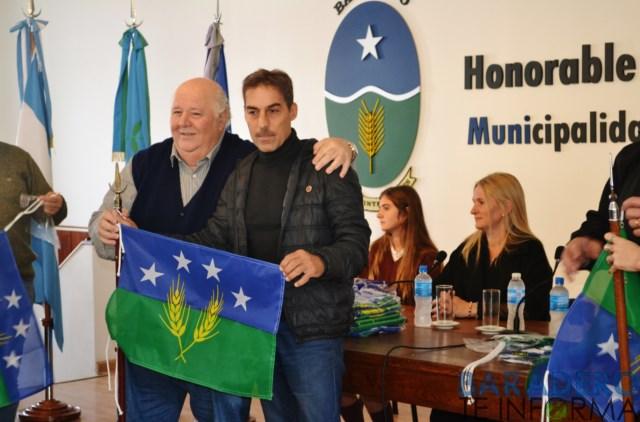Se entregaron las Banderas de Baradero a todas las escuelas