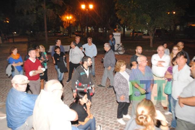 Poca gente en la protesta contra los tarifazos