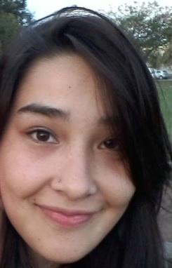 La joven se comunicó con la familia y le dijo que está bien y no desea volver
