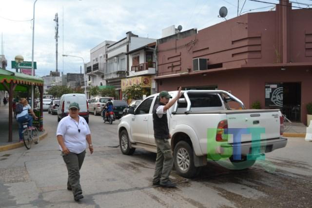 Insultan y amenazan a una inspectora de transito