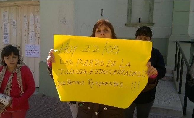 Vecinos piden la remoción del polémico cura de Lima