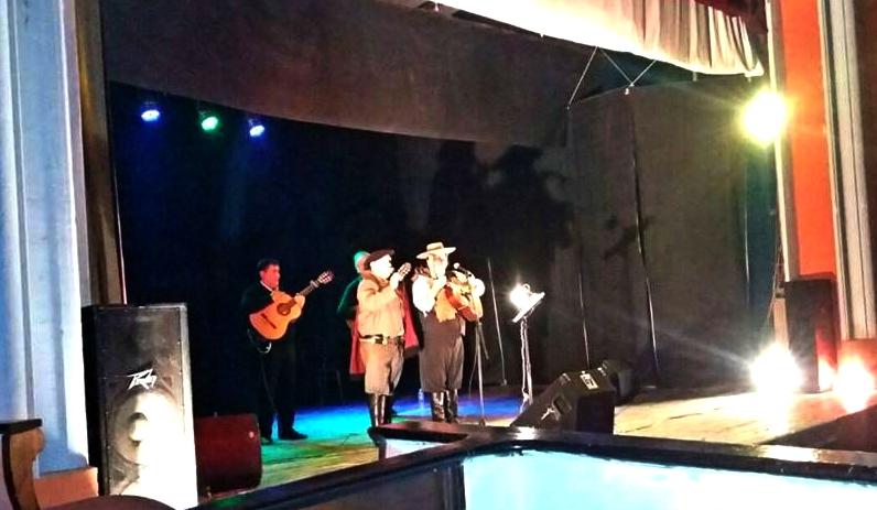 El canto criollo de Ivroud y Fernández llenaron el Colon