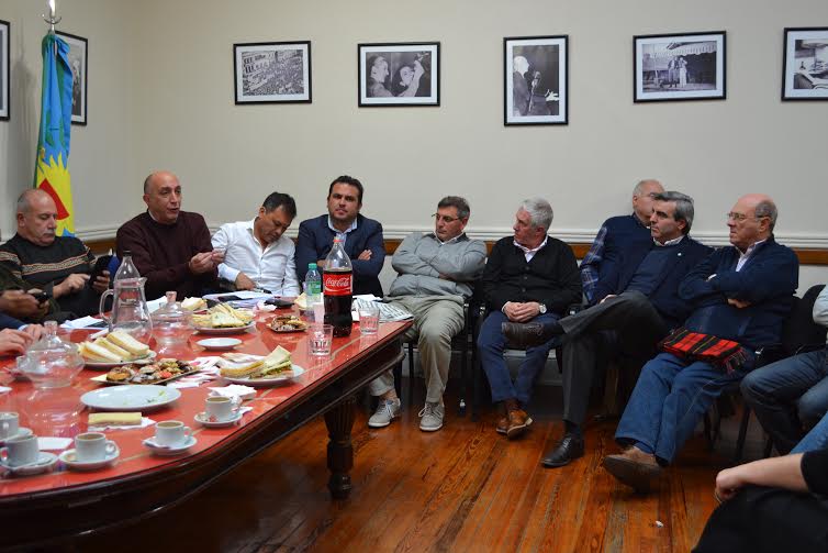 Legisladores e intendentes del peronismo se reunieron en La Plata