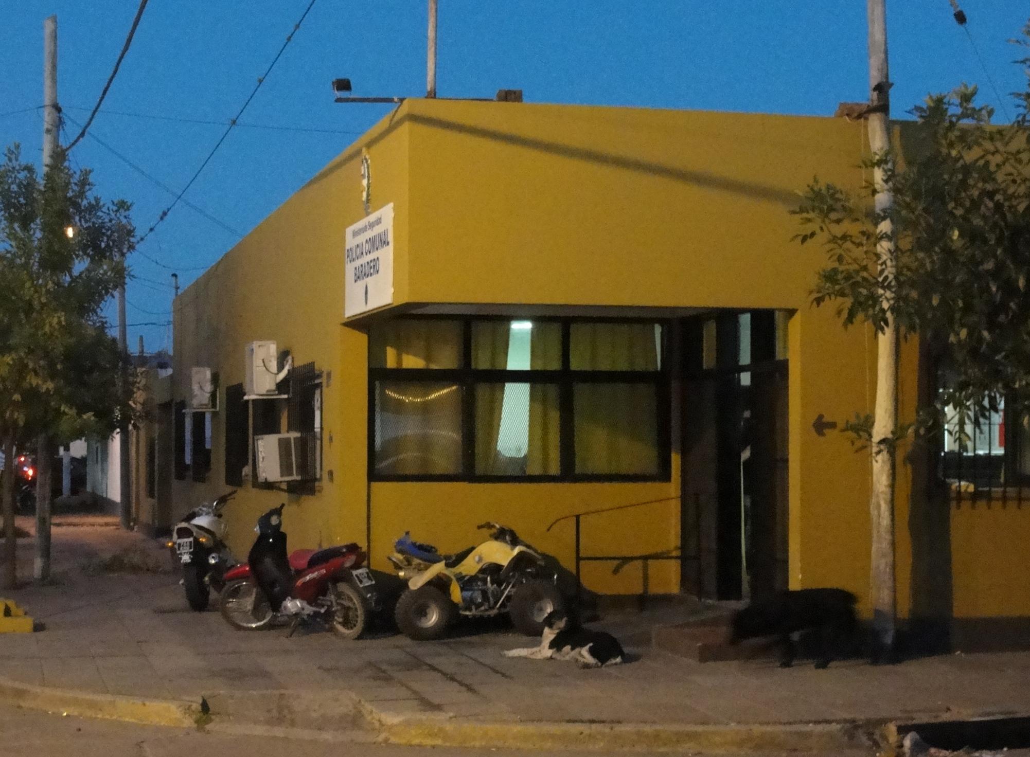 Se robó un cajón de gaseosas y vino