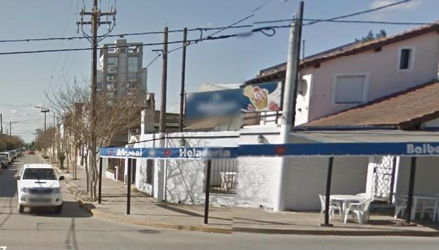 Daños en el frente de una heladería