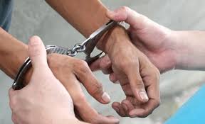 Detienen a una joven con pedido de captura por robo