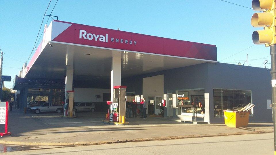 Prohibido estacionar frente a la nueva estación de servicio ubicada en Colombres y San Martín