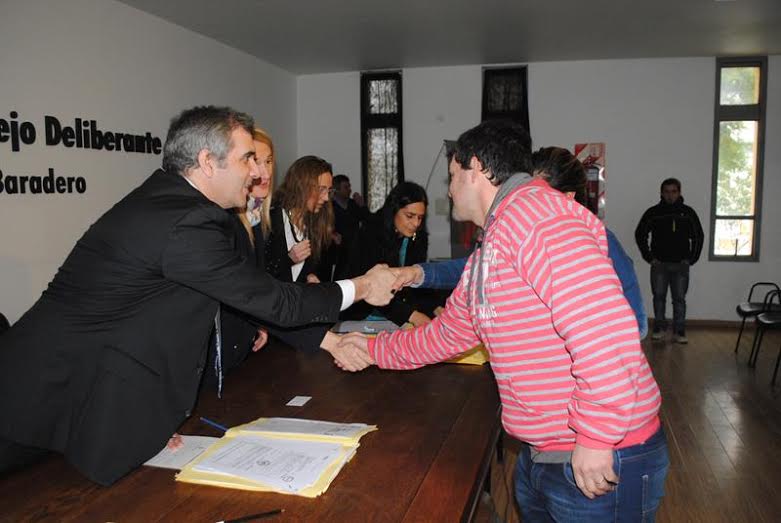 El municipio hizo entrega de escrituras
