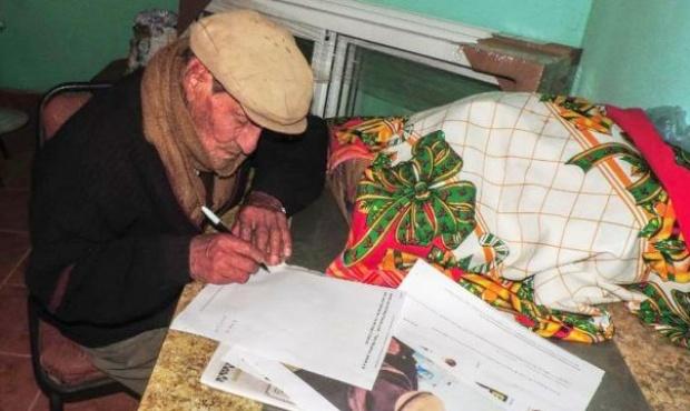 Tiene 90 años y estudia para terminar la primaria en un paraje de La Rioja