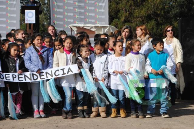 Una multitud festejó el bicentenario en Alsina