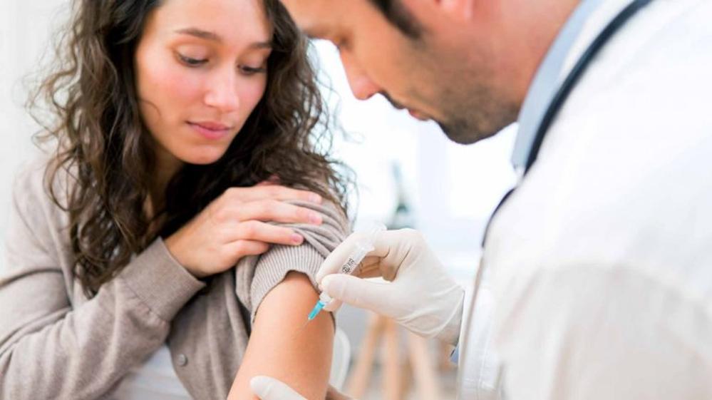Gripe: los 17 grupos de riesgo que deben vacunarse