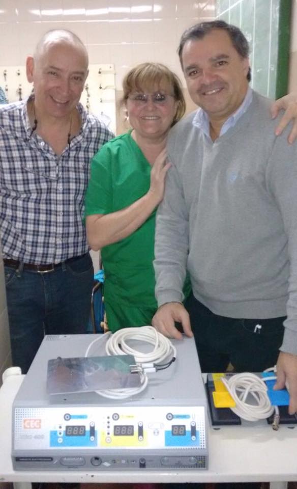 La Cooperadora entregó un electro bisturí al Servicio de Cirugía del Hospital