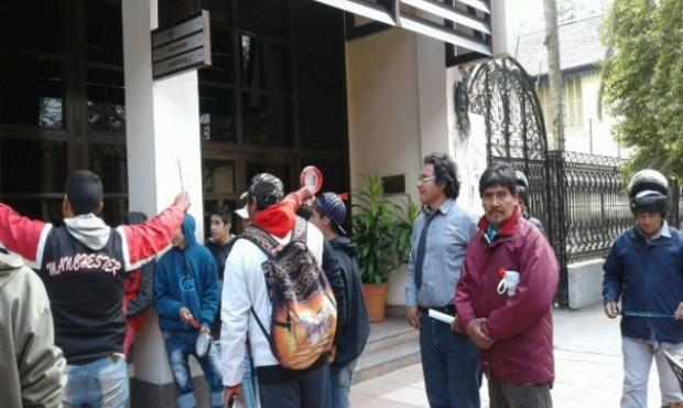 Denuncian un brutal ataque de la policía del Chaco a jóvenes qom