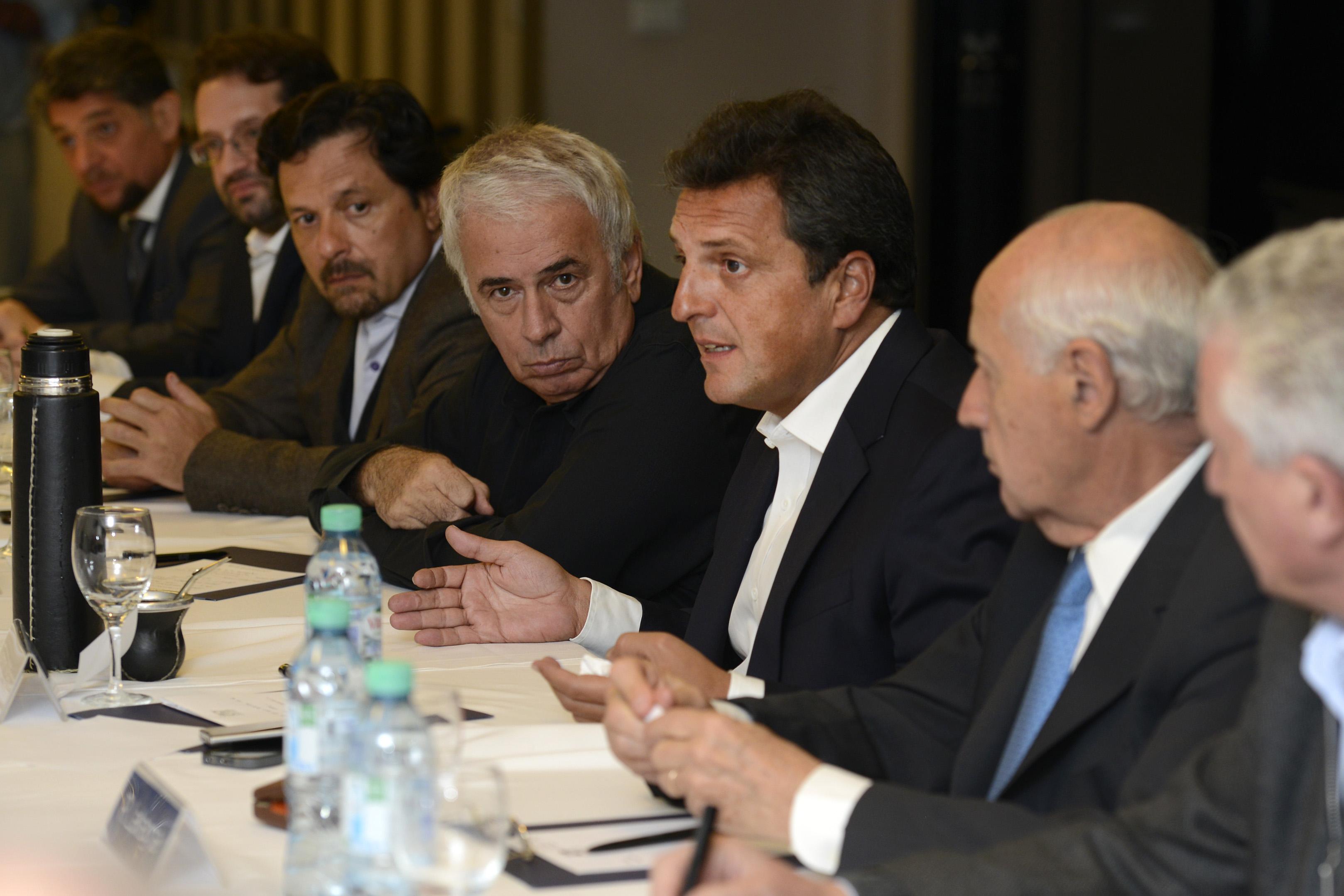 Massa, De la Sota, Lavagna y un duro diagnostico de los economistas del Frente Renovador