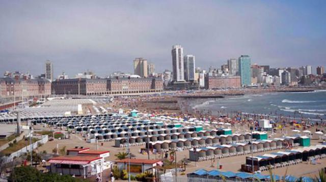 Alquilar una carpa en Mar del Plata costará hasta $42 mil