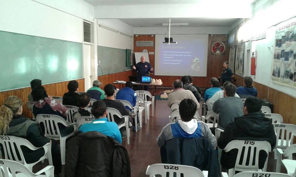 Bomberos realizó un curso de RCP para entrenadores de los clubes de futbol local