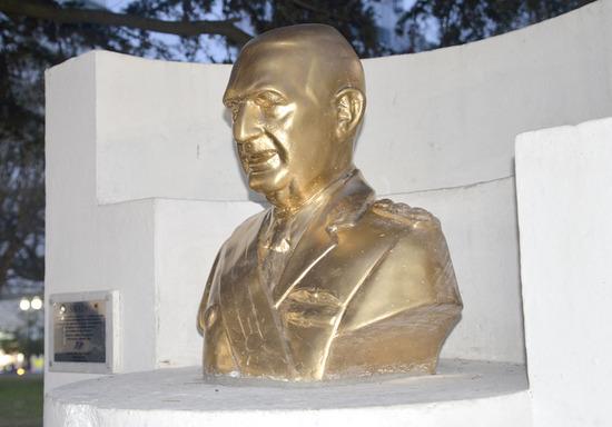 Concejales peronistas proponen colocar un Busto de Perón en Plaza Mitre