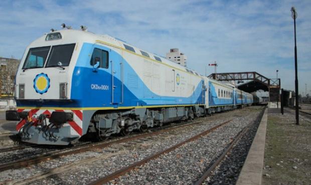 La frecuencia del tren que une Retiro con Rosario fue reducida a una por día