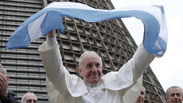El Papa confirmó que no viajará al país en un extenso mensaje a los argentinos