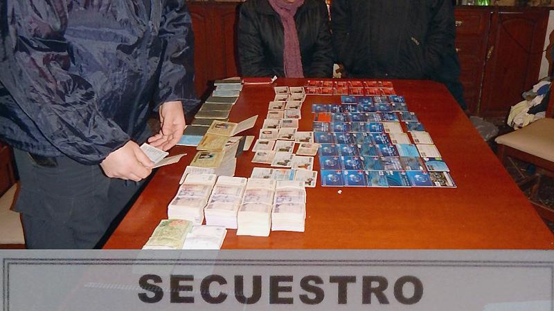 Concordia. Tenía 37 DNI, 58 tarjetas y sus claves para cobrar Planes y Asignaciones