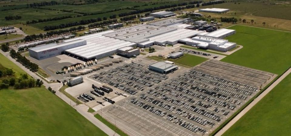 Suspenden la producción en Toyota por una falla en la estructura del techo un una nave
