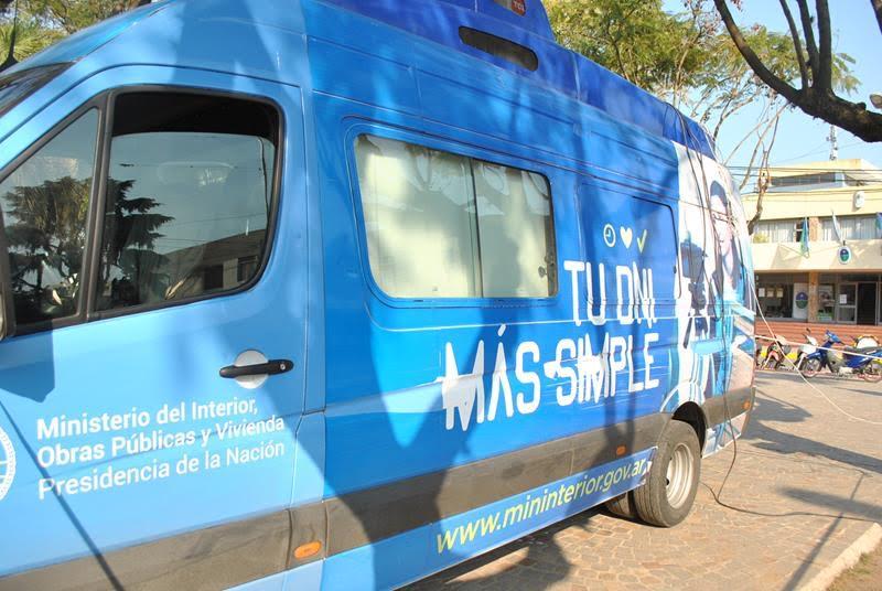Muchos vecinos aceleraron sus trámites en el camión del Registro Nacional de las Personas