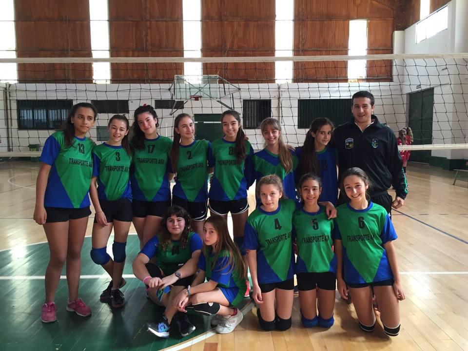 Destacada actuación de la Escuela Municipal de Vóley