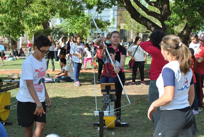 Una multitud disfrutó en la Plaza Colón