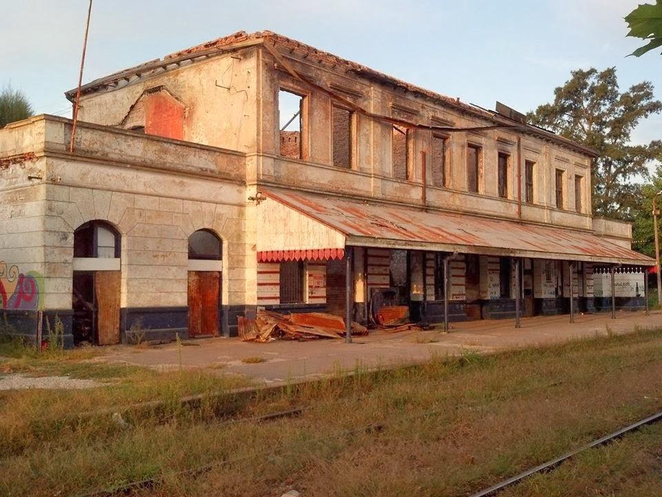 Aprehenden a tres jóvenes que robaron tirantes de la Estación del Ferrocarril