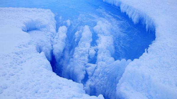 El misterioso cráter que pone en riesgo el hielo de la Antártida