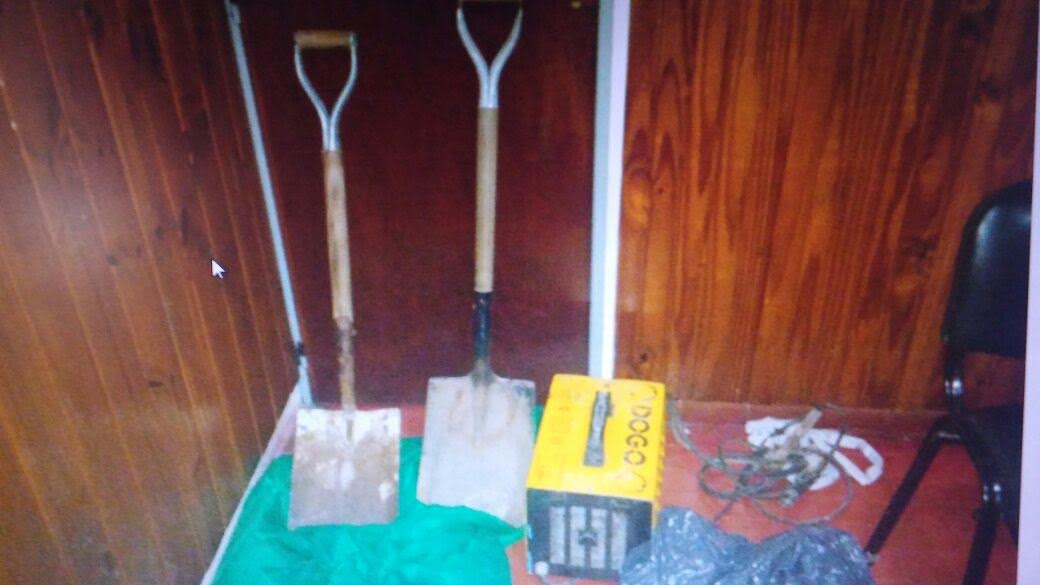 Una familia ofrecía elementos robados y fueron aprehendidos