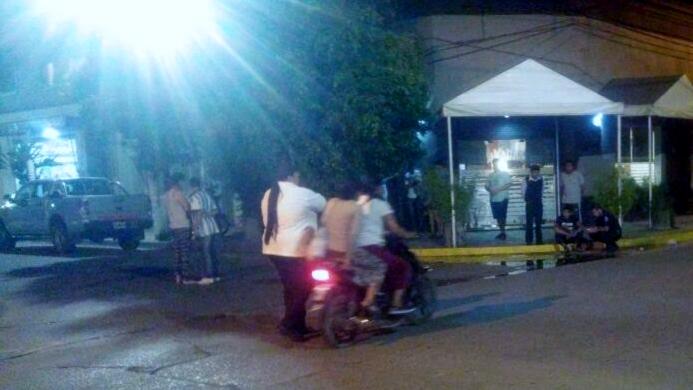 Choque entre dos motos. Un herido de gravedad