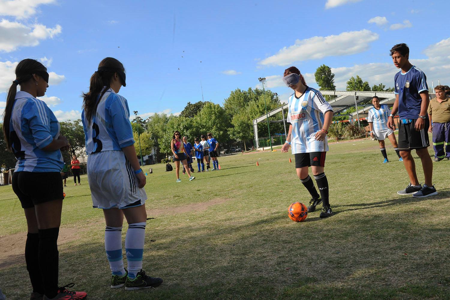 «Las Luciérnagas» compartieron una jornada recreativa y deportiva en Tigre