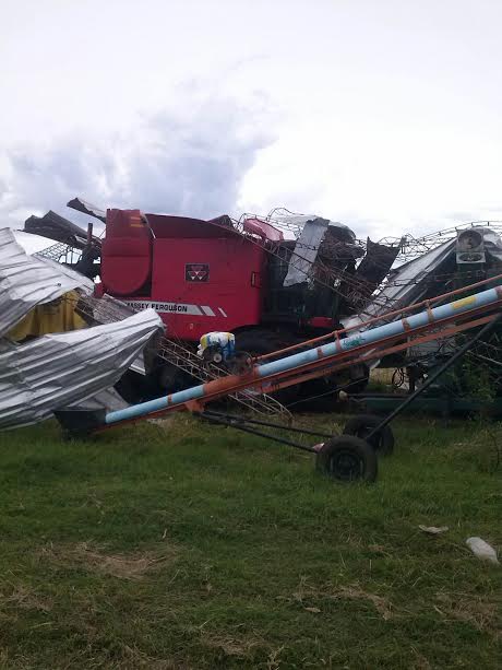 Una cola de tornado afectó varios cultivos y maquinaria agrícola