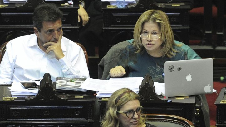 Graciela Camaño: «Parecería que los Macri llegaron al poder para resolver los problemas de los Macri».