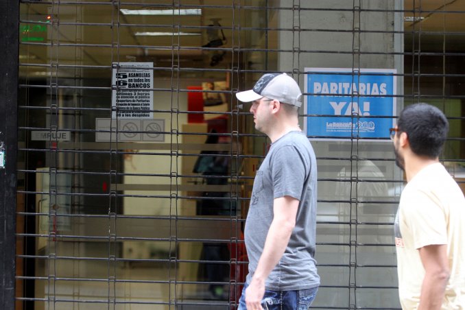 El paro bancario del viernes se extenderá al lunes y martes