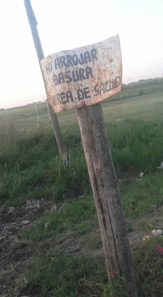 Tiraba basura al zanjón, donación a jardín y trabajo comunitario