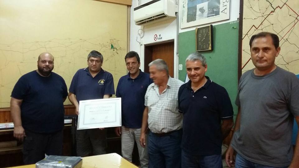 Sorpresiva visita de Massa el cuartel de Bomberos Baradero