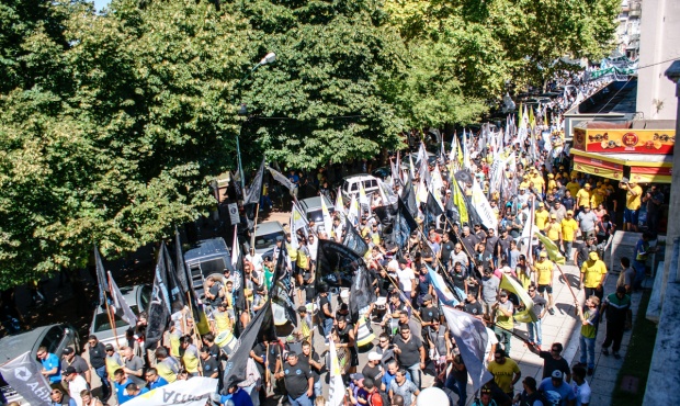 Imponente movilización en Luján: “no permitimos que toquen una sola fuente de trabajo”