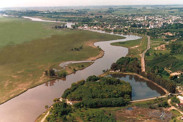 La Autoridad del Agua y Gestión Ambiental tomaron muestras del río