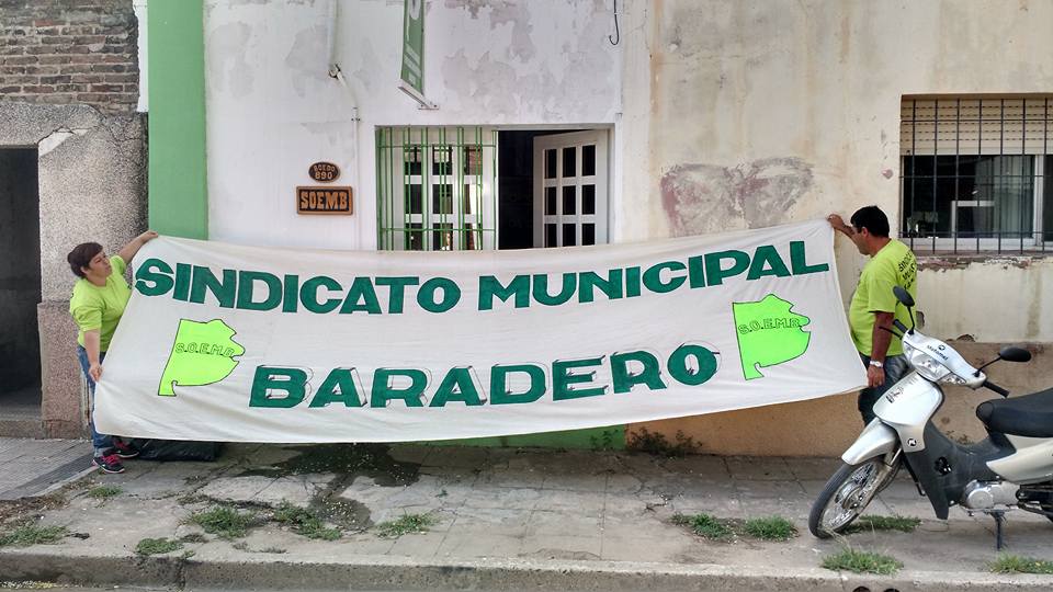 Paro activo de los municipales del SOEMB en apoyo a los docentes