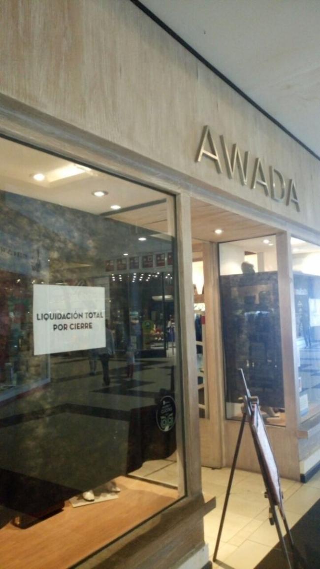 Argentina en liquidación: hasta Juliana Awada tuvo que cerrar su local de ropa