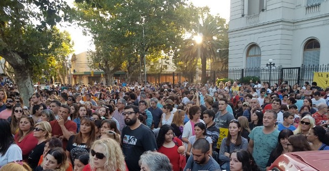 Inseguridad: el pueblo de Zárate marchó a la municipalidad