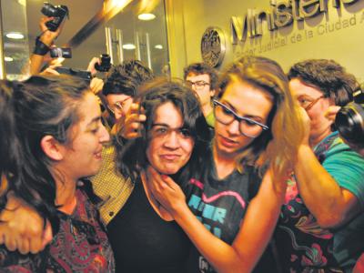Con la marca en el orillo