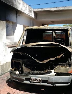 Por el incendio de una camioneta fue detenido un hombre de 31 años