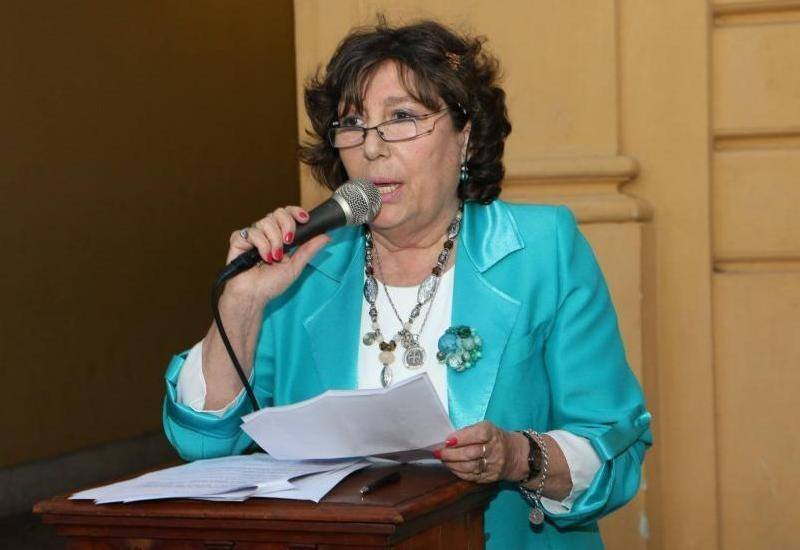 Quieren jubilar a directora baraderense del Mariano Acosta
